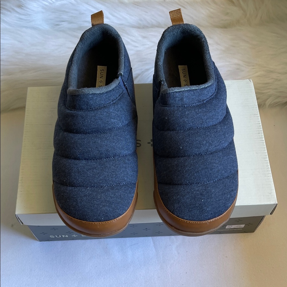Sun + Stone Men’s Derek Denim Blue Quilted Slippers New With box. Various Sizes